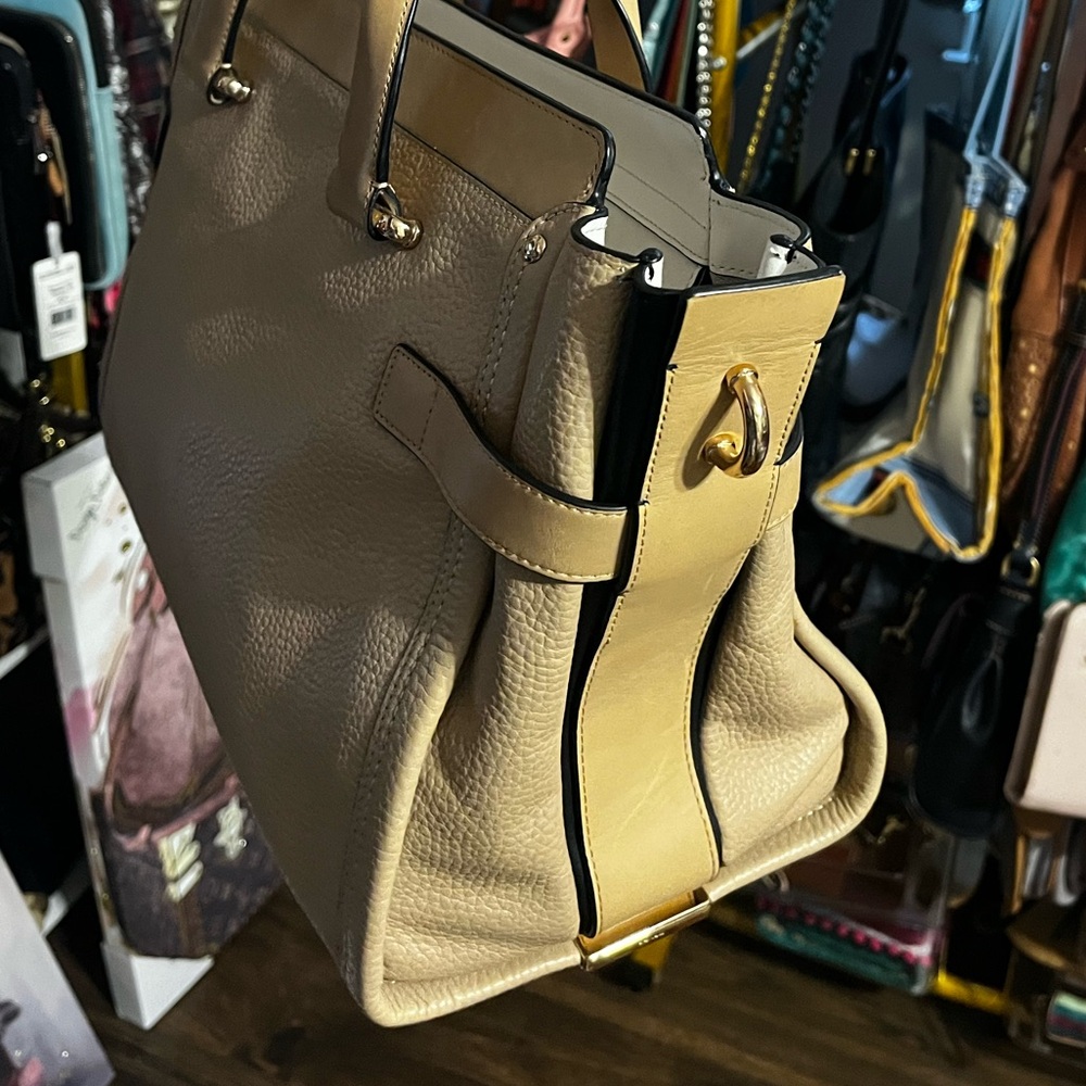 Coach Swagger Bag 👜❤️ - Picture 2 of 4